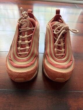 Nike Coral Pink Low-Top Lace Sneakers